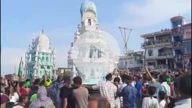 मोहनिया: कैमूर जिले के कुदरा प्रखंड क्षेत्र के पुसौली में शांतिपूर्वक निकाला गया ताजिया का जुलूस, तीन ताजिया का हुआ मिलन