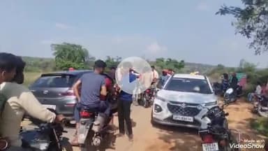 मिर्ज़ापुर: देहात कोतवाली के खड़ंजा फाल के रास्ते पर बैरियर लगाकर हो रही अवैध वसूली, रेंजर ने कहा- टेंडर का पैसा जमा नहीं किया