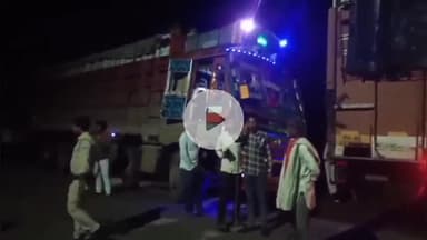 बटियागढ़: नीमन तिराहे पर बकरियों से भरा ट्रक पकड़ा गया, बटियागढ़ थाना पुलिस द्वारा जांच जारी