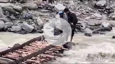 डुंडा: क्यार कोटी ट्रेक पर छोटी गंगनानी पास दो बकरी पालक जालन्दरी नदी के उफान में बह गए हैं