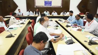 जगदलपुर: जिला कार्यालय में जिला स्तरीय परामर्शदात्री एवं पुनरीक्षण समिति की बैठक आयोजित