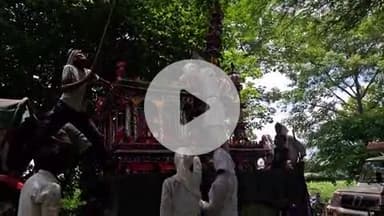 सुपौल: मुख्यालय सहित पूरे जिले में ताजिया के साथ जुलूस निकाला गया, लाठी खेल से लोगों ने दिखाया करतब