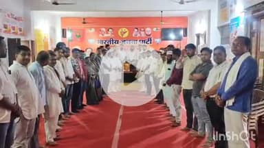 श्योपुर: शहर के शिवपुरी रोड स्थित भाजपा कार्यालय में मनाई गई डॉ. श्यामा प्रसाद मुखर्जी की जयंती