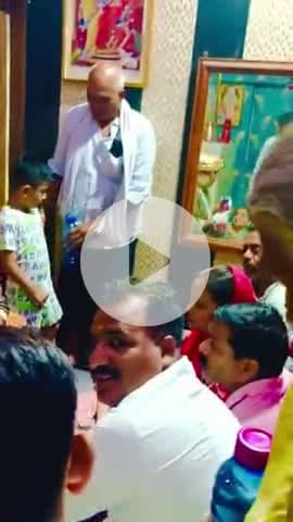 "आज मनौना धाम में श्री श्याम बाबा के दर्शन करने का सौभाग्य प्राप्त हुआ और पूज्य महंत श्री ओमेंद्र महाराज जी का आशीर्वाद मिला। भगवान श्री श्याम बाबा की कृपा और महंत जी के आशीर्वाद से मन को शांति और आत्मिक सुख मिला। 🙏🏻❤️ #मनौना_धाम #श्याम_ब