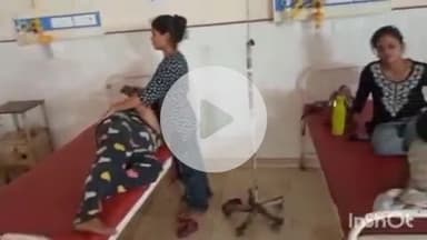 धौलपुर: पुरानी गांव में दो कारों के बीच आमने-सामने भिड़ंत