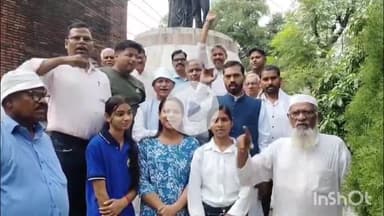 सासाराम: सासाराम में भारत के पूर्व उप प्रधानमंत्री बाबू जगजीवन राम की पुण्यतिथि पर उनकी मूर्ति पर माल्यार्पण किया गया