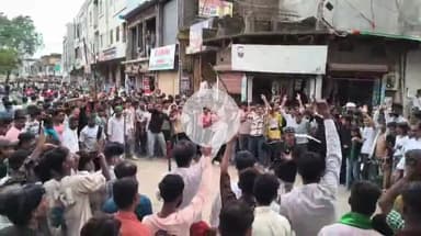 पचोर: पचोर में हजरत इमाम हुसैन की शहादत में निकला ताज़िया जुलूस, अखाड़ों के कलाकारों ने दिखाए करतब