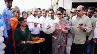 कोडरमा: केंद्रीय महिला एवं बाल विकास मंत्री ने पांडे टोला में नवनिर्मित आयुष्मान आरोग्य मंदिर का उद्घाटन किया