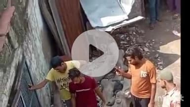 कोल: तुर्कमान गेट में दबंगों ने गरीब परिवार की संपत्ति पर कब्जा करने का प्रयास, संपत्ति पर पड़े ताले तोड़कर डाले नए ताले