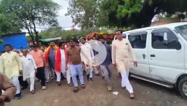 सारंगपुर: विधायक प्रतिनिधि पृथ्वी टेटवाल ने बिजासन भैंसबा माता के दर्शन किए, समर्थकों संग किया पौधारोपण