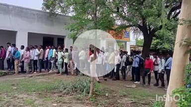 बारां: कोटा रोड स्थित राजकीय उच्च माध्यमिक विद्यालय में रीट के प्रमाण पत्रों का वितरण किया गया