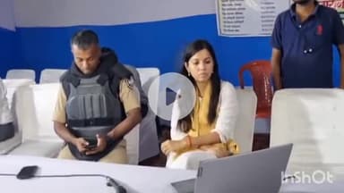 सासाराम: सासाराम में मोहर्रम पर्व हर्षोल्लास के साथ मनाया जा रहा है, जिला पदाधिकारी व पुलिस अधीक्षक पहुंचे नियंत्रण कक्ष में