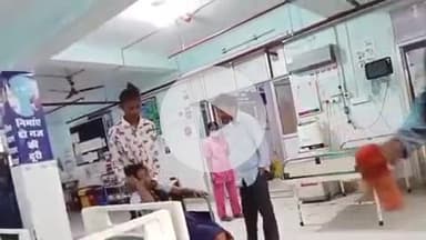 गुमला: सदर अस्पताल गेट के पास पुलिस जवान ने स्कूली छात्रा को बाइक से मारी टक्कर, सदर अस्पताल में इलाज जारी