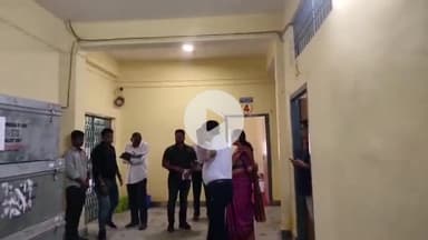 सिमडेगा: सिमडेगा उपायुक्त ने ईवीएम वेयरहाउस का निरीक्षण किया, सुरक्षा व्यवस्था का जायजा लिया