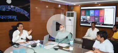 मेदिनीनगर (डालटनगंज): उप विकास आयुक्त ने समाहरणालय में शिक्षा विभाग की योजनाओं की समीक्षा की, कई निर्देश दिए