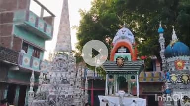 सासाराम: सासाराम में कड़ी सुरक्षा के बीच मोहर्रम पर्व के अवसर पर ताजिया जुलूस निकाला गया