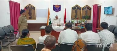 बेगूसराय: कार्यालय कक्ष में एसपी ने लगाया जनता दरबार, 10 फरियादियों की सुनी फरियाद