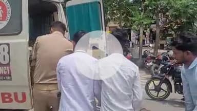 फिरोज़ाबाद: रहना नाले के पास सड़क पर अचेत हुए व्यक्ति की पुलिसकर्मी ने CPR देकर बचाई जान