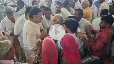 चूरू: सैनिक बस्ती में पूर्व नेता प्रतिपक्ष राजेंद्र राठौड़ ने की जनसुनवाई, आमजन की समस्याएं सुनीं