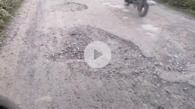 उन्नाव: उन्नाव के हिन्दूखेड़ा गांव की सड़क पिछले 3 वर्ष से खराब वहीं वाहन चालकों को आने-जाने में होती है परेशानी #jansamasya