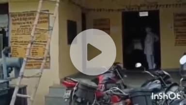 तुलसीपुर: तुलसीपुर क्षेत्र के कई गांव बिजली कटौती से परेशान, 8 से 10 घंटे रहती है बिजली, लो वोल्टेज से उपकरण रहते हैं बंद