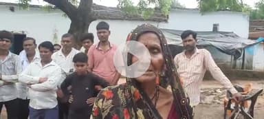 गांव भटपुरा मजरा फुलपुर के निवासी अपने दैनिक आवागमन की पीड़ा को बंया करते हुए