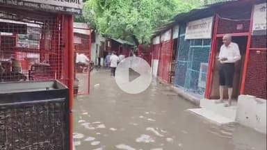 कोल: शहर में देर रात की बरसात ने स्मार्ट सिटी की पोल खोली, जिला न्यायालय और महापौर कार्यालय में हुआ जल भराव