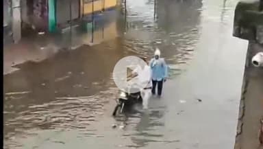 कोल: जलभराव के चलते अलीगढ़ में यातायात हुआ ठप, लोगों का जीवन हुआ अस्त व्यस्त