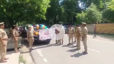 उन्नाव: उन्नाव पुलिस अधीक्षक कार्यालय से 112 पुलिस वाहनों को दिखाई गई हरी झंडी, एडिशनल एसपी दक्षिणी ने दी पूरी जानकारी