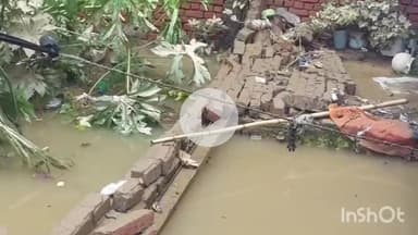 कोल: क्वार्सी में जलभराव को लेकर महिलाओं ने किया प्रदर्शन, सड़कों पर जाम, वाहनों की लंबी कतारें, पुलिस बल मौजूद