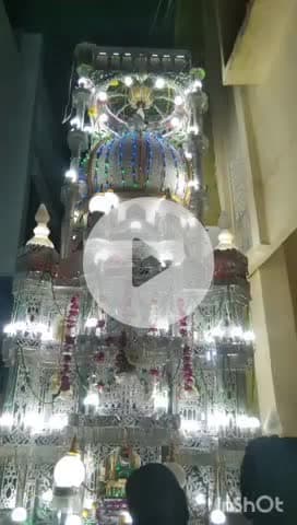 औरैया: शहर में देर रात निकाला गया ताजियों का जुलूस,पूर्व राज्यमंत्री रामजी शुक्ला व लालजी के आवास पर ताजियेदारों का हुआ स्वागत