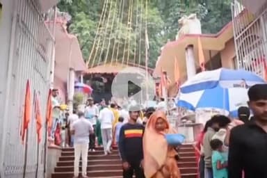 कांके: पहाड़ी मंदिर में मरम्मत कार्य के चलते दो दिन के लिए मंदिर को बंद किया गया