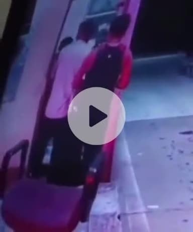 टीकमगढ़: मवई टोल प्लाजा पर हुई मारपीट की घटना CCTV कैमरे में हुई क़ैद