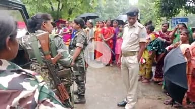 गुमला: एक माह से फसिया पोढ़ा टोली गांव अंधेरे में, आक्रोशित ग्रामीणों ने बिजली विभाग का किया घेराव #jansamasya