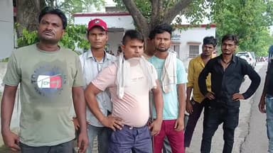 कोल: क्वार्सी में दबंगों पर ऑटो चालकों से अवैध चौथ वसूली का आरोप, ऑटो चालकों ने एसएसपी से की शिकायत