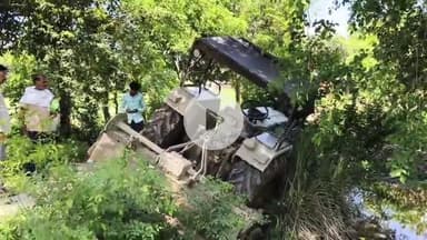 जयसिंहपुर: अमदेवा गांव के पास खेत की जुताई करके घर जा रहा ट्रैक्टर अनियंत्रित होकर पलटने से बाल-बाल बचा