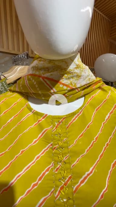 Saavan special leheriya collection 
Shree vinayak suit and saree churu 
Bhartiya hospital k pass BSNL office k samne चूरू