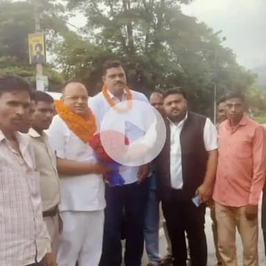 चांडिल: पालगम मोड़ पर यूथ इंटक के राष्ट्रीय अध्यक्ष और कामगार कांग्रेस के प्रदेश अध्यक्ष का स्वागत किया गया