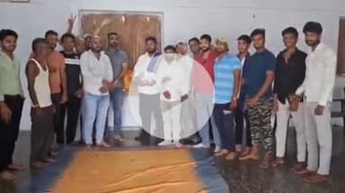 झांसी: सदर बाजार स्थित पाल समाज की कुटिया में आजाद समाज पार्टी युवा मोर्चा की बैठक हुई, नए लोगों ने ली सदस्यता