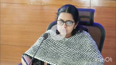 मेदिनीनगर (डालटनगंज): राजस्व संग्रहण को लेकर पलामू डीसी ने समाहरणालय में की समीक्षा बैठक, सभी विभागों को तेज़ी लाने का निर्देश