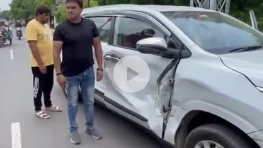 मथुरा: मसानी लिंक रोड पर चलती इनोवा कार को मिनी ट्रक ने मारी टक्कर, बाल-बाल बचा कार चालक