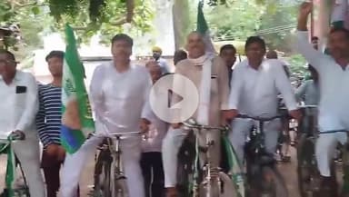 जनता दल यूनाइटेड के द्वारा प्रस्तावित मतदाता जागरूकता अभियान के तहत सिमरी प्रखंड में प्रदेश सलाहकार समिति सदस्य रवि राज राघवेंद्र उज्जैन अनिल चौधरी रमेश पासवान टूना बाबा परशुराम तत्व रमेश चौधरी आदि सैकड़ो कार्यकर्ताओं को उपस्थित रहे