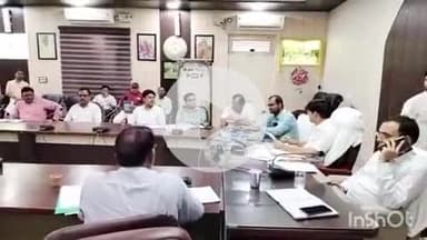 संभल: कलेक्ट्रेट सभागार में सीबीएसई और आईसीएसई बोर्ड के विद्यालयों के प्रधानाचार्यों के साथ NCERT की पुस्तकों पर हुई चर्चा