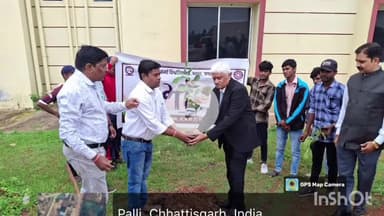 जगदलपुर: शहीद महेन्द्र कर्मा विश्वविद्यालय में एक पेड़ मां के नाम अभियान के तहत किया गया पौधारोपण, 400 पौधे लगाने का है लक्ष्य