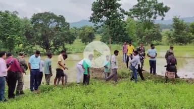 लोहरदगा: चरहु खेत में दिव्यांग किसान को खेत पर पट्टा देने वाले वायरल वीडियो की सच्चाई जानकर प्रशासन ने ली राहत की सांस