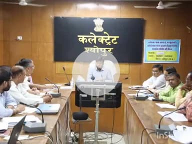 श्योपुर: कलेक्टर ने बंधुआ मजदूरों पर निगरानी रखने के लिए समिति के साथ की बैठक