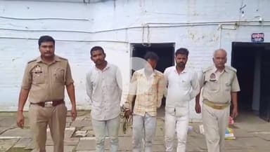 #ब्रेकिंग #न्यूज़ #ललितपुर - #थाना_जखौरा पुलिस द्वारा शराब की दुकान में चोरी करने बाले तीन चोरो को किया गया गिरफ्तार,