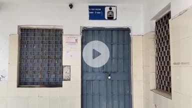 पोरसा: अस्पताल में 15 दिन से एक्स-रे रूम पर ताला, मरीज़ हो रहे परेशान