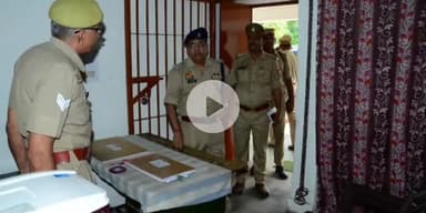 बागपत: एएसपी बागपत ने परेड की सलामी लेकर बागपत पुलिस लाइन का किया निरीक्षण