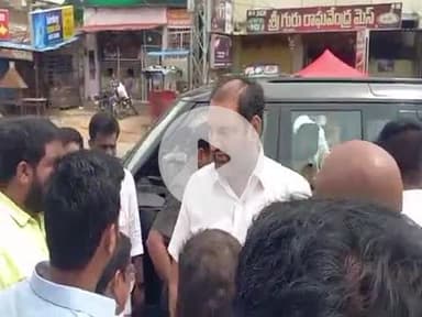 జడ్చర్ల: జడ్చర్ల మున్సిపల్ కేంద్రంలో ని మాజీ ముఖ్యమంత్రి  వైయస్ రాజశేఖర్ రెడ్డి 76వ జయంతి  ఘనంగా వేడుకలు పాల్గొన్న ఎమ్మెల్యే